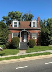 1836 10Th ST, Roanoke, VA 24012