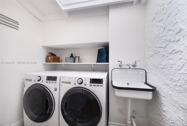 1234 S Greenway Dr, Coral Gables, FL 33134