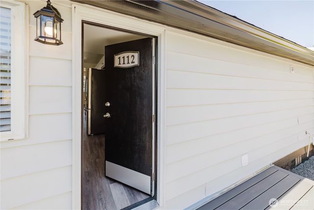 1112 Perry Avenue, Bremerton, WA 98310