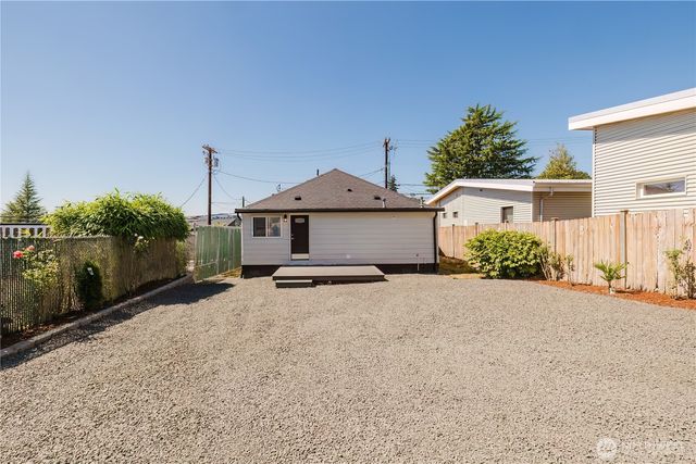 1112 Perry Avenue, Bremerton, WA 98310