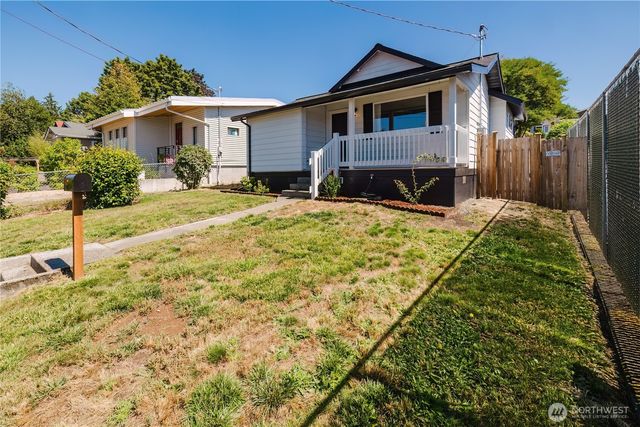 1112 Perry Avenue, Bremerton, WA 98310