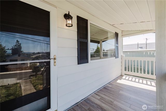 1112 Perry Avenue, Bremerton, WA 98310