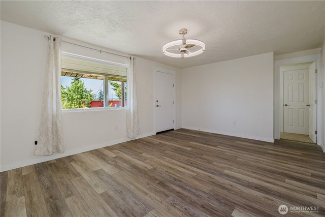 1112 Perry Avenue, Bremerton, WA 98310
