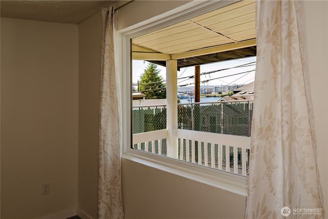 1112 Perry Avenue, Bremerton, WA 98310