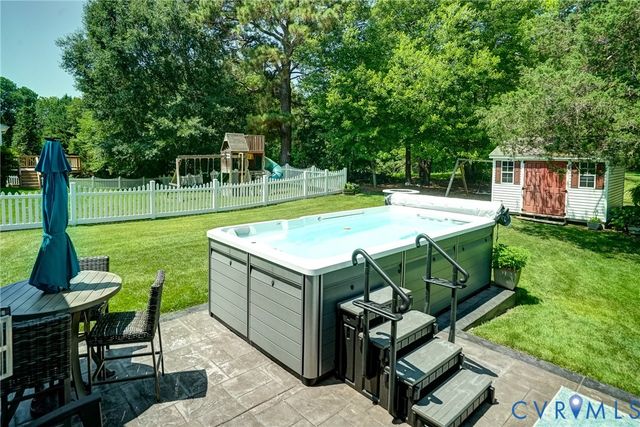 11028 Slenderleaf Dr, Glen Allen, VA 23060