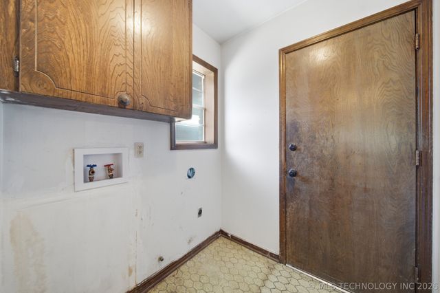 2536 S 111th East Avenue, Tulsa, OK 74129