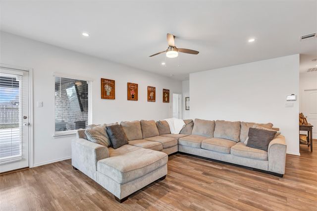 1012 Llano Trail, Dayton, TX 77535