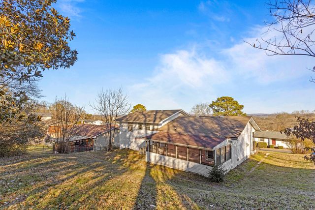 1717 E Rebel Rd, Rossville, GA 30741