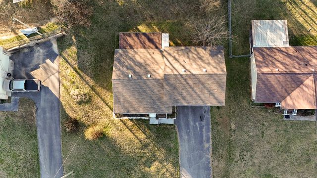 1717 E Rebel Rd, Rossville, GA 30741