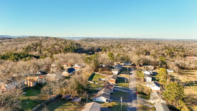 1717 E Rebel Rd, Rossville, GA 30741