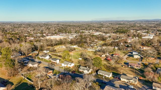 1717 E Rebel Rd, Rossville, GA 30741