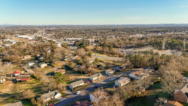 1717 E Rebel Rd, Rossville, GA 30741