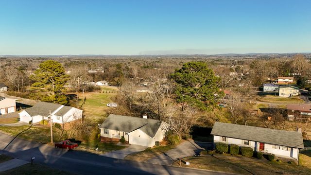 1717 E Rebel Rd, Rossville, GA 30741