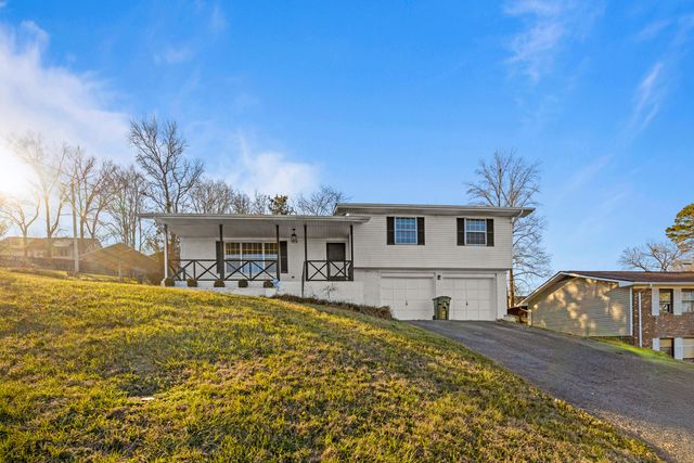 1717 E Rebel Rd, Rossville, GA 30741