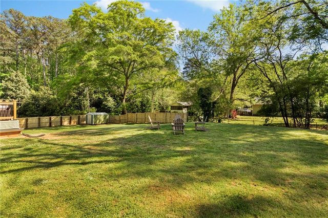 1042 Oakdale SE Drive, Smyrna, GA 30080