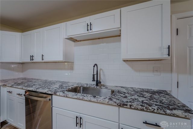 1806 Pinecrest Drive, Dayton, OH 45414