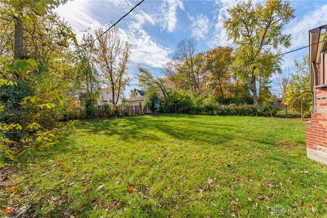 1806 Pinecrest Drive, Dayton, OH 45414