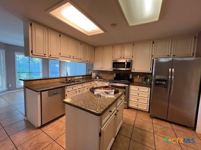 607 Brocton Street, Victoria, TX 77904