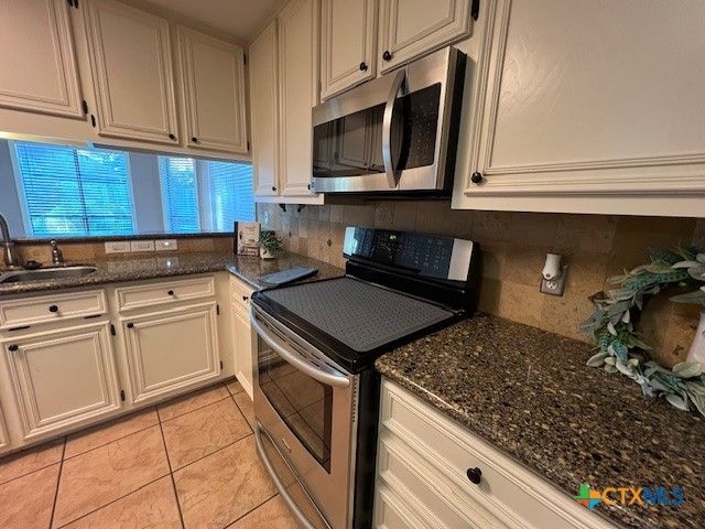 607 Brocton Street, Victoria, TX 77904