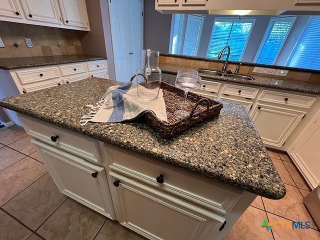 607 Brocton Street, Victoria, TX 77904