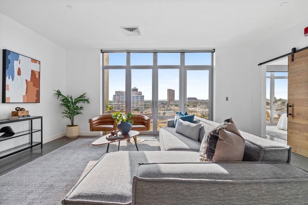 9 Medford Street PH3, Somerville, MA 02143