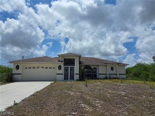 820 Rue Labeau CIR, Fort Myers, FL 33913