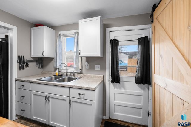 1107 N Kiwanis Ave Avenue, Sioux Falls, SD 57104