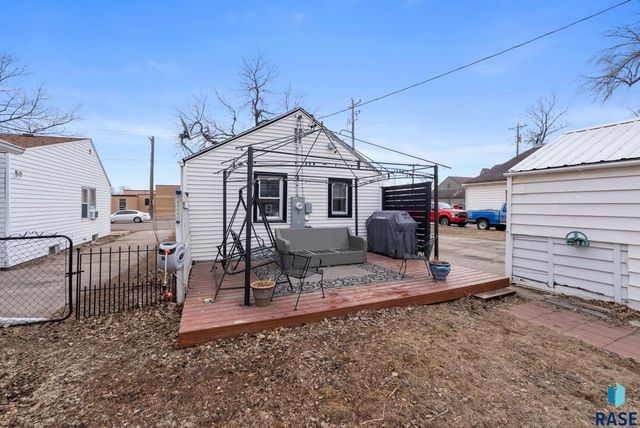 1107 N Kiwanis Ave Avenue, Sioux Falls, SD 57104