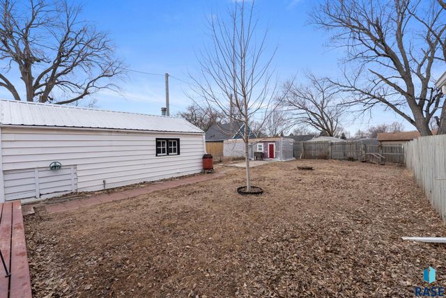 1107 N Kiwanis Ave Avenue, Sioux Falls, SD 57104