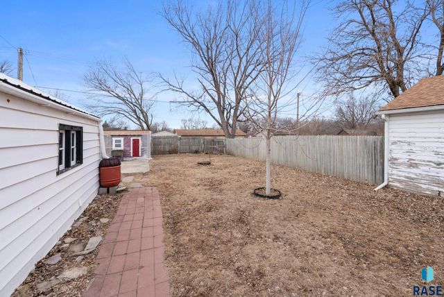 1107 N Kiwanis Ave Avenue, Sioux Falls, SD 57104