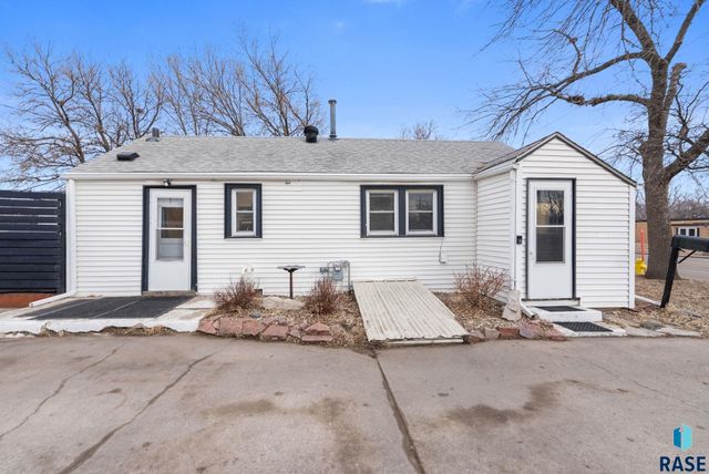 1107 N Kiwanis Ave Avenue, Sioux Falls, SD 57104