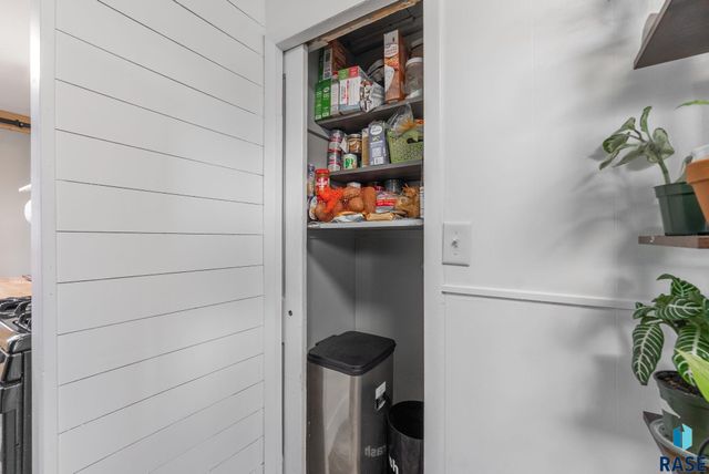 1107 N Kiwanis Ave Avenue, Sioux Falls, SD 57104