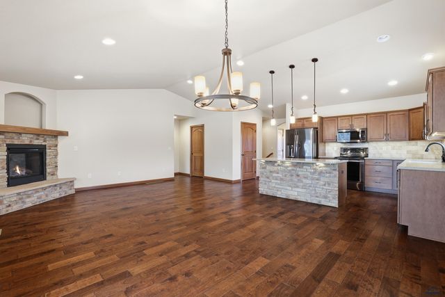 3005 YALE CT, Rapid City, SD 57702