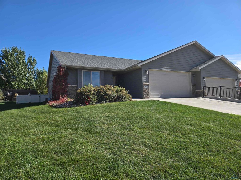 3005 YALE CT, Rapid City, SD 57702