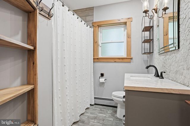 212 W FRANKLIN ST, Morrisville, PA 19067