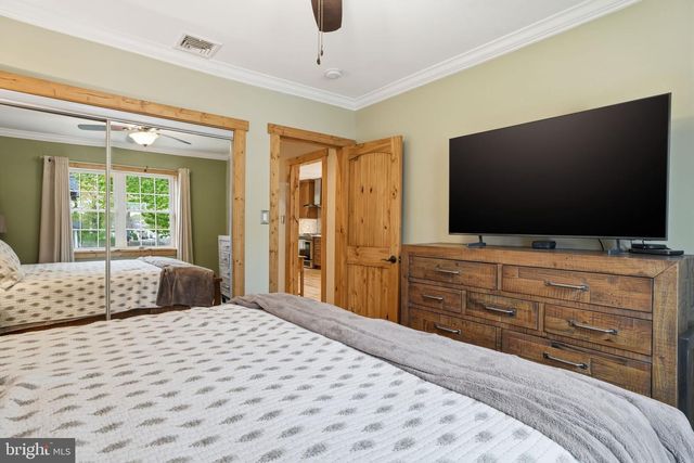 212 W FRANKLIN ST, Morrisville, PA 19067