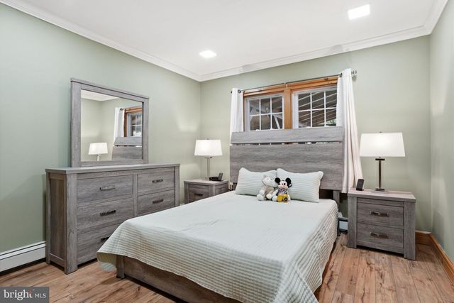 212 W FRANKLIN ST, Morrisville, PA 19067