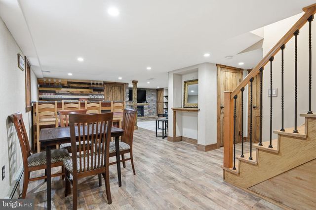 212 W FRANKLIN ST, Morrisville, PA 19067