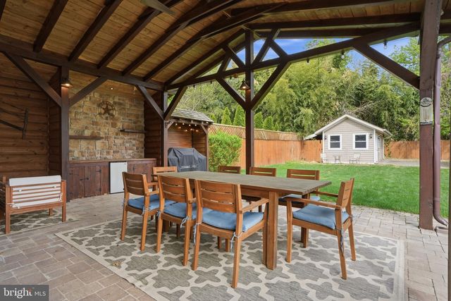 212 W FRANKLIN ST, Morrisville, PA 19067