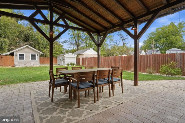 212 W FRANKLIN ST, Morrisville, PA 19067