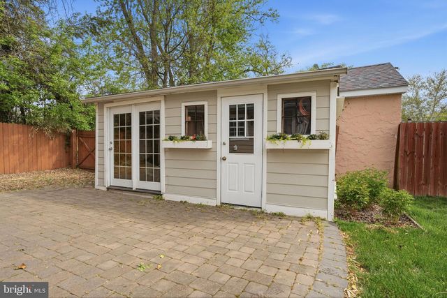 212 W FRANKLIN ST, Morrisville, PA 19067