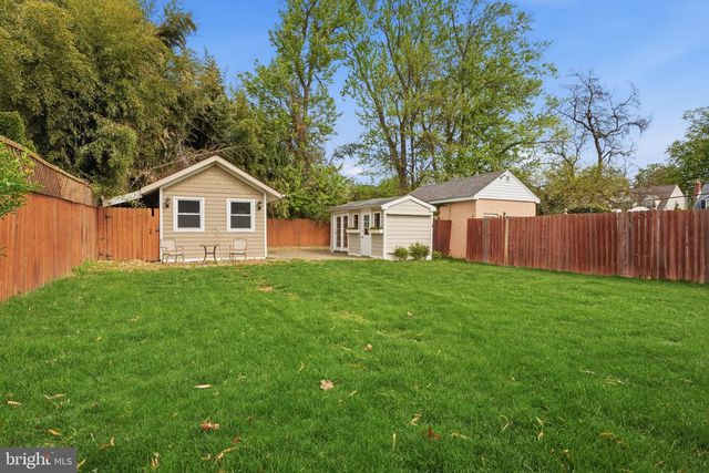 212 W FRANKLIN ST, Morrisville, PA 19067