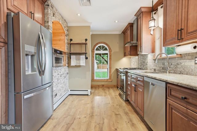 212 W FRANKLIN ST, Morrisville, PA 19067