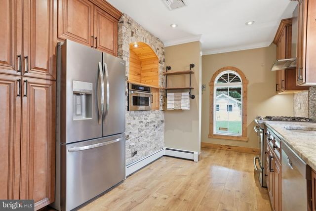 212 W FRANKLIN ST, Morrisville, PA 19067