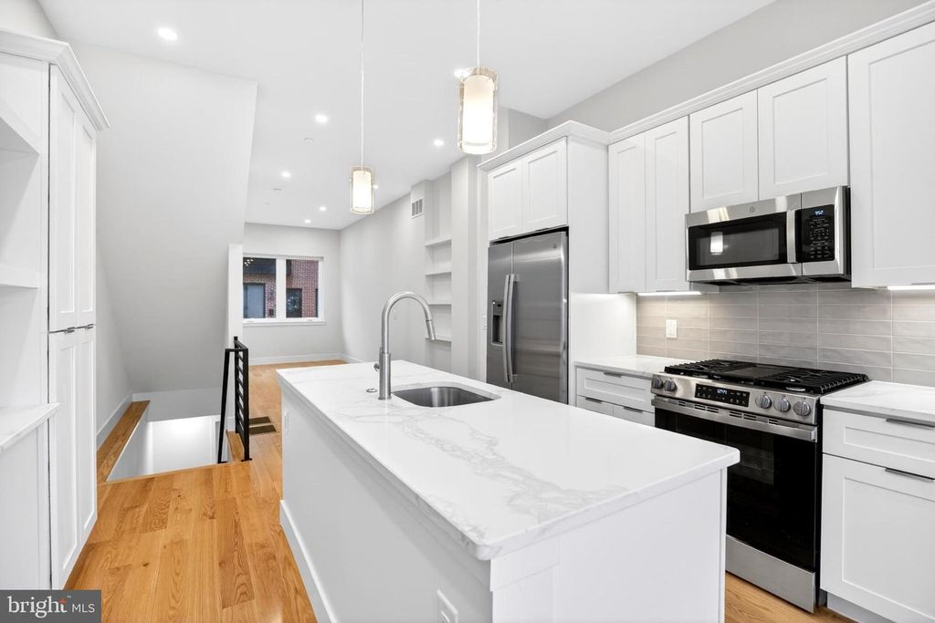 527 SIGEL ST, PHILADELPHIA, PA 19148 — photo 4