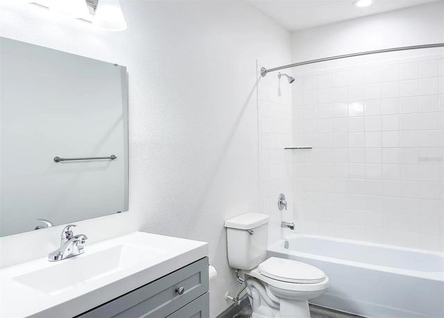 5230 EGGLESTON AVENUE, Orlando, FL 32810