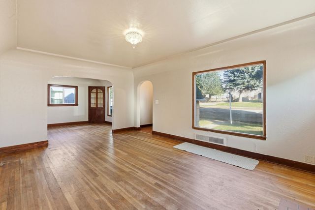 337 S Crosby St, Tekoa, WA 99033