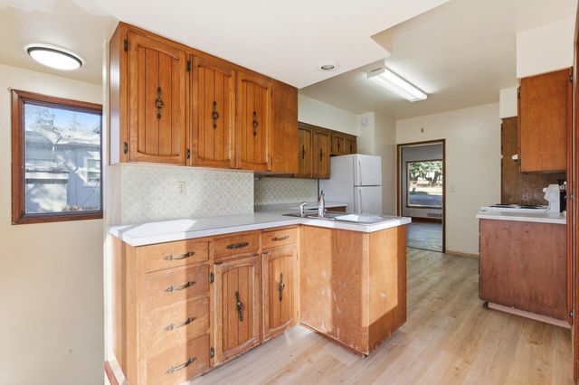 337 S Crosby St, Tekoa, WA 99033