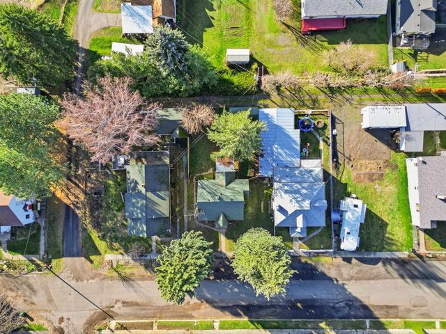 337 S Crosby St, Tekoa, WA 99033