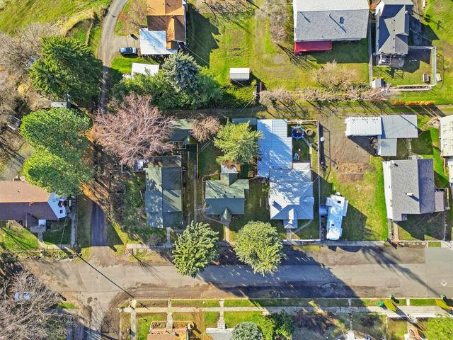 337 S Crosby St, Tekoa, WA 99033